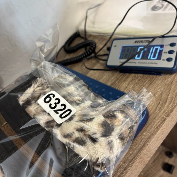 Unbranded Womens Boho Mob Wife Leopard Faux Fur Reversible Vest Size M/L Cozy - Picture 5 of 11